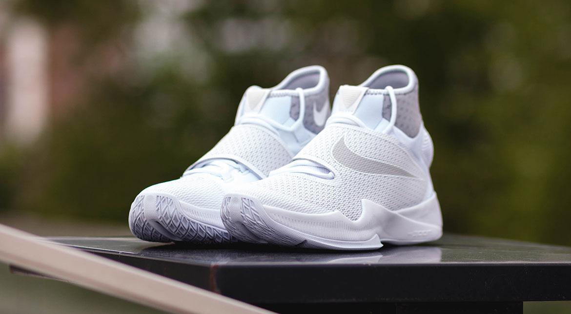 Nike zoom 2024 hyperrev white